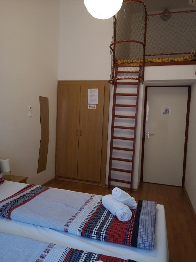 Parton Hotel & Bowling Tiszakécske 외부 사진
