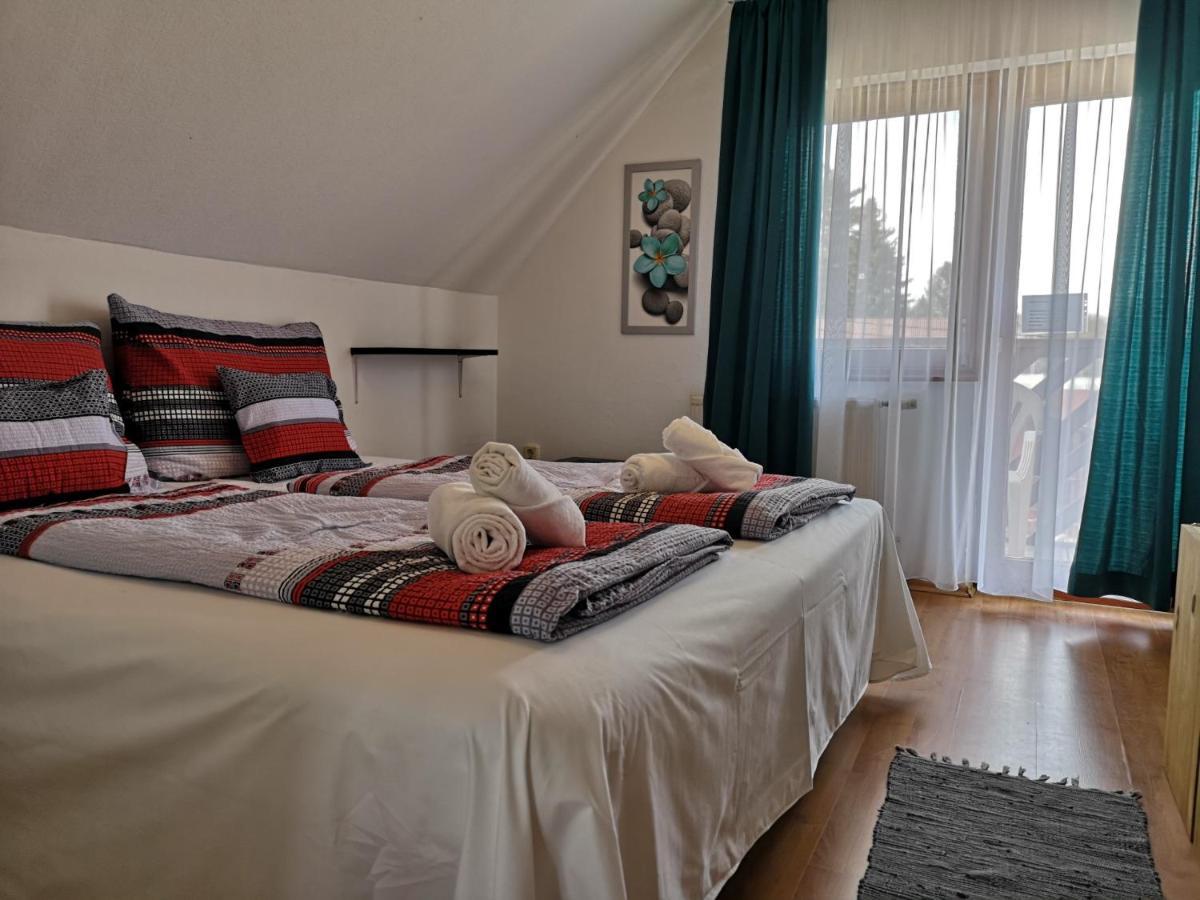 Parton Hotel & Bowling Tiszakécske 외부 사진